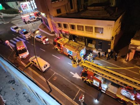 حيفا : إندلاع حريق في بمبنى سكني 